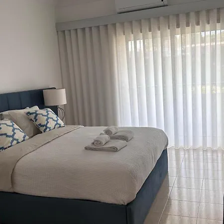 Deolinda - Nossa Sra Da Rocha * Porches (Algarve)